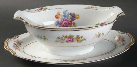 Colton Gravy Boat with Attached Underplate