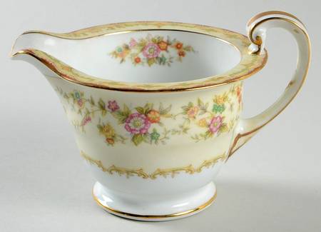 Columbine (3803) Creamer
