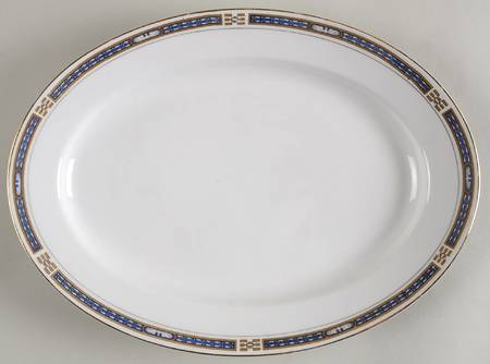 The Commodore 13" Oval Serving Platter