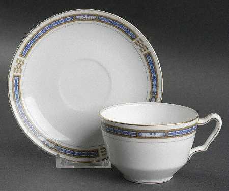 The Commodore Flat Cup & Saucer Set