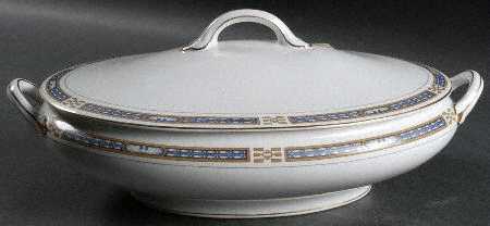 The Commodore Oval Covered Vegetable
