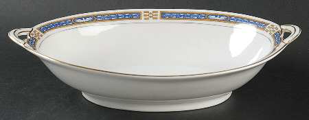 The Commodore 9" Oval Vegetable Bowl