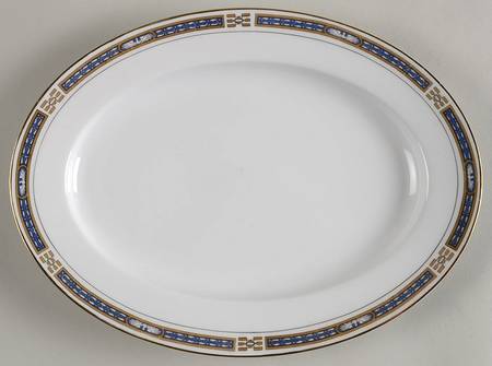 The Commodore 11" Oval Serving Platter