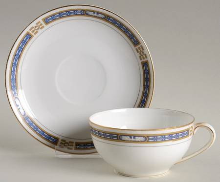 The Commodore Flat Cup & Saucer Set