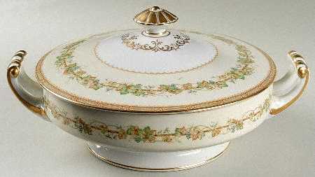 Concord Round Covered Vegetable