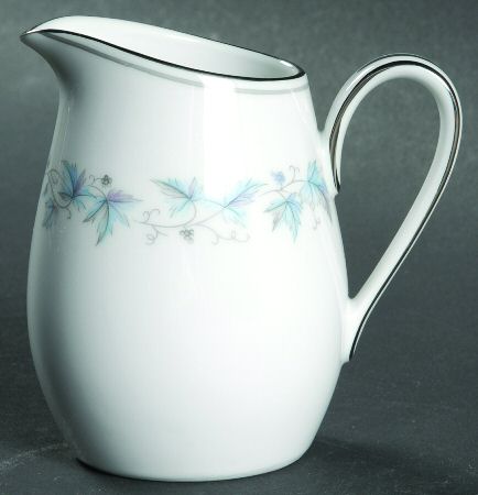 Concord (Platinum Trim) Mini Creamer