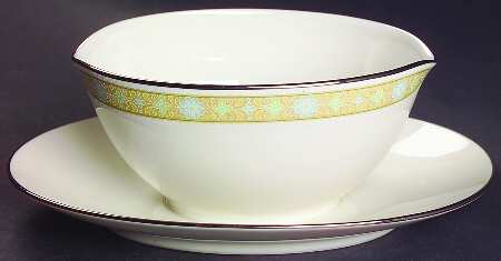 Connie Gravy Boat with Attached Underplate