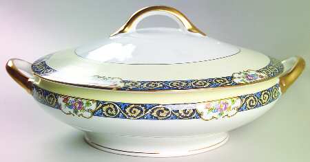 Copley (Cream Rim) Round Covered Vegetable