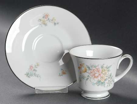 Coquet Footed Cup & Saucer Set