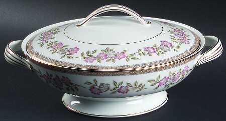 Cordell Round Covered Vegetable