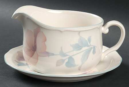 Coram Rd Gravy Boat & Stand (Uses Bread & Butter Plate)