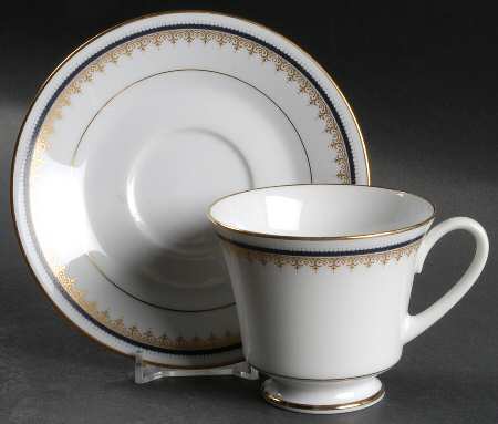 Cordon Footed Cup & Saucer Set