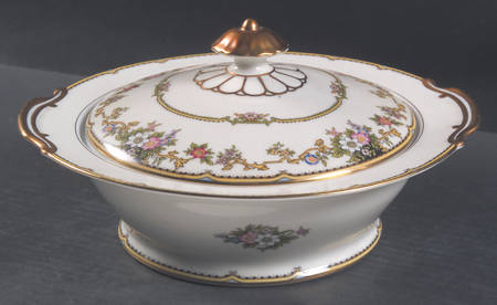 Cordova Round Covered Vegetable