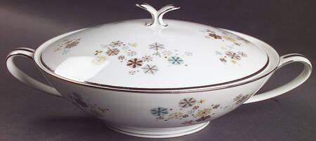 Corinth Round Covered Vegetable