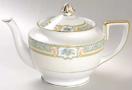 Corinthia Teapot & Lid