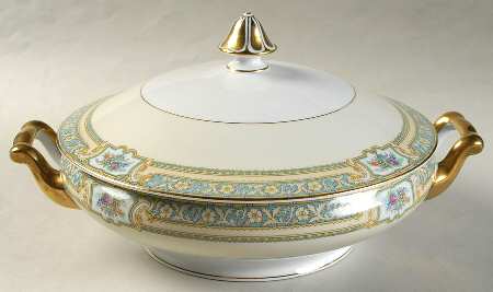Corinthia Round Covered Vegetable
