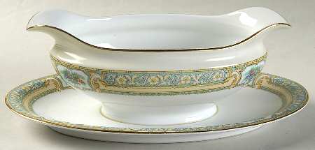 Corinthia Gravy Boat with Attached Underplate
