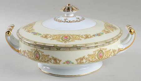 Corinne Round Covered Vegetable
