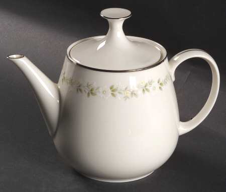 Cornelia Teapot & Lid