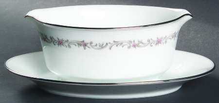 Corona Gravy Boat with Attached Underplate