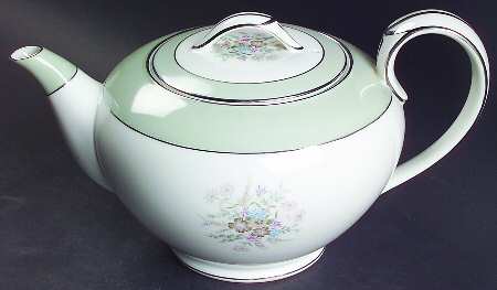 Corsage (5820) Teapot & Lid