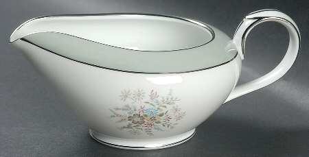 Corsage (5820) Creamer