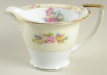 Corsage (4019) Creamer