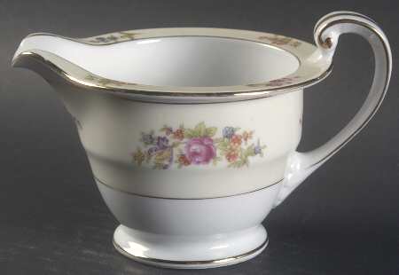 Corsage (4019) Creamer