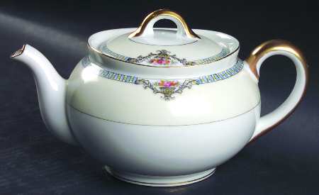Cortez Teapot & Lid