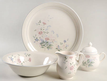 Cortland 5 Piece Hostess Set by Noritake