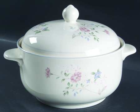 Cortland 2 Qt Round Covered Casserole by Noritake