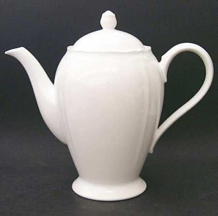 Coty White Coffee Pot & Lid