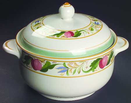 Countrywood 2 Qt Round Covered Casserole