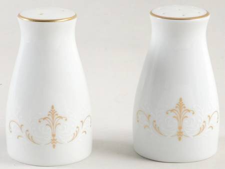 Courtney Salt & Pepper Set