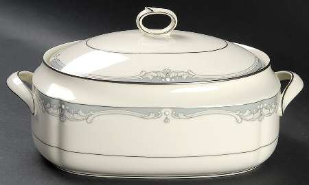 Cousteau Oval Covered Vegetable