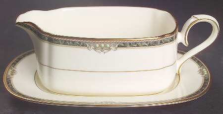 Covina Gravy Boat & Underplate (Relish/Butter)