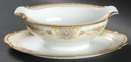 Coypel Gravy Boat with Attached Underplate