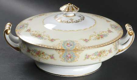 Coypel Round Covered Vegetable