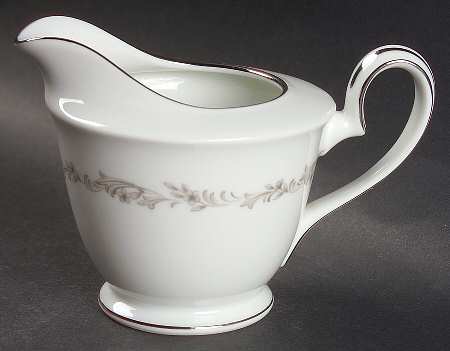 Crestmont Mini Creamer