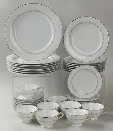 Crestmont 40 Piece Estate Set
