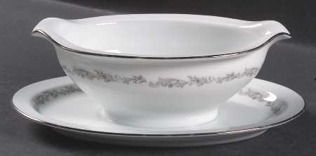 Crestmont Gravy Boat with Attached Underplate