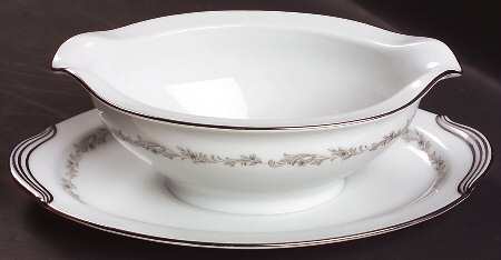 Crestmont Gravy Boat with Attached Underplate