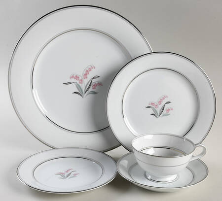 Crest 40 Piece Estate Set