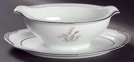 Crest Gravy Boat with Attached Underplate by Noritake