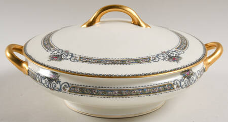 Crestwood Round Covered Vegetable