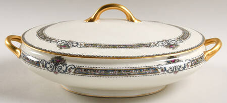 Crestwood Oval Covered Vegetable