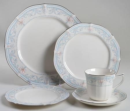 Crown Flower 5 Piece Place Setting
