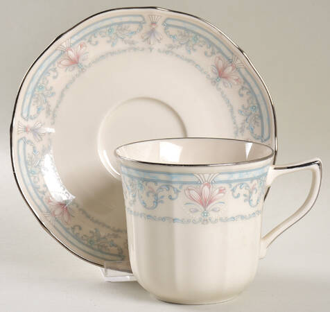 Crown Flower Flat Cup & Saucer Set