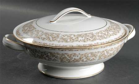 Cromwell Round Covered Vegetable