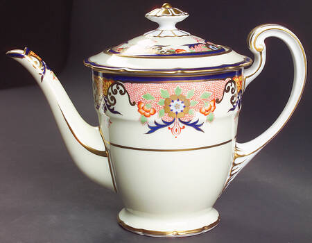 Crowndalia Teapot & Lid